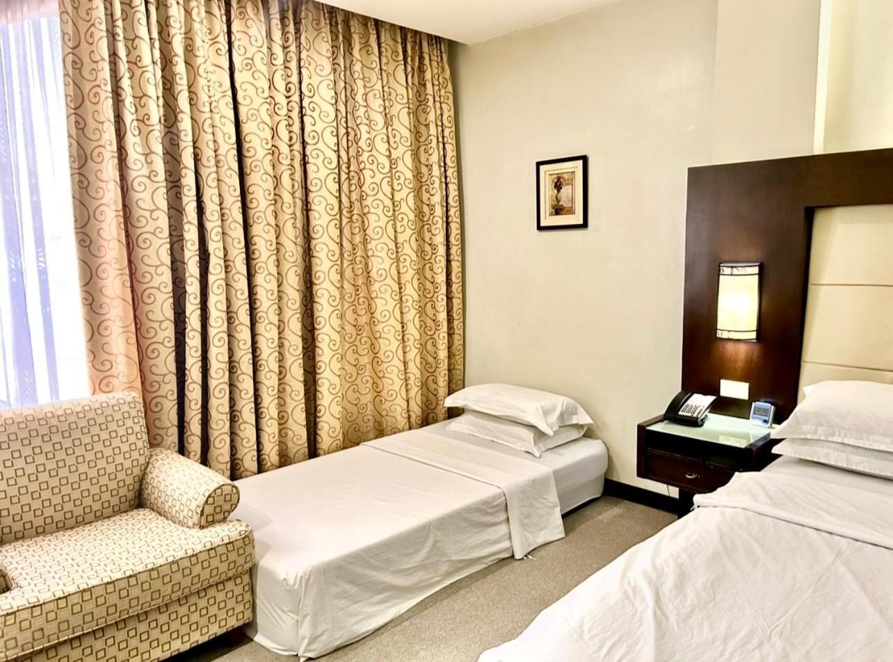 Circle Inn Hotel And Suites Bacolod Exterior foto